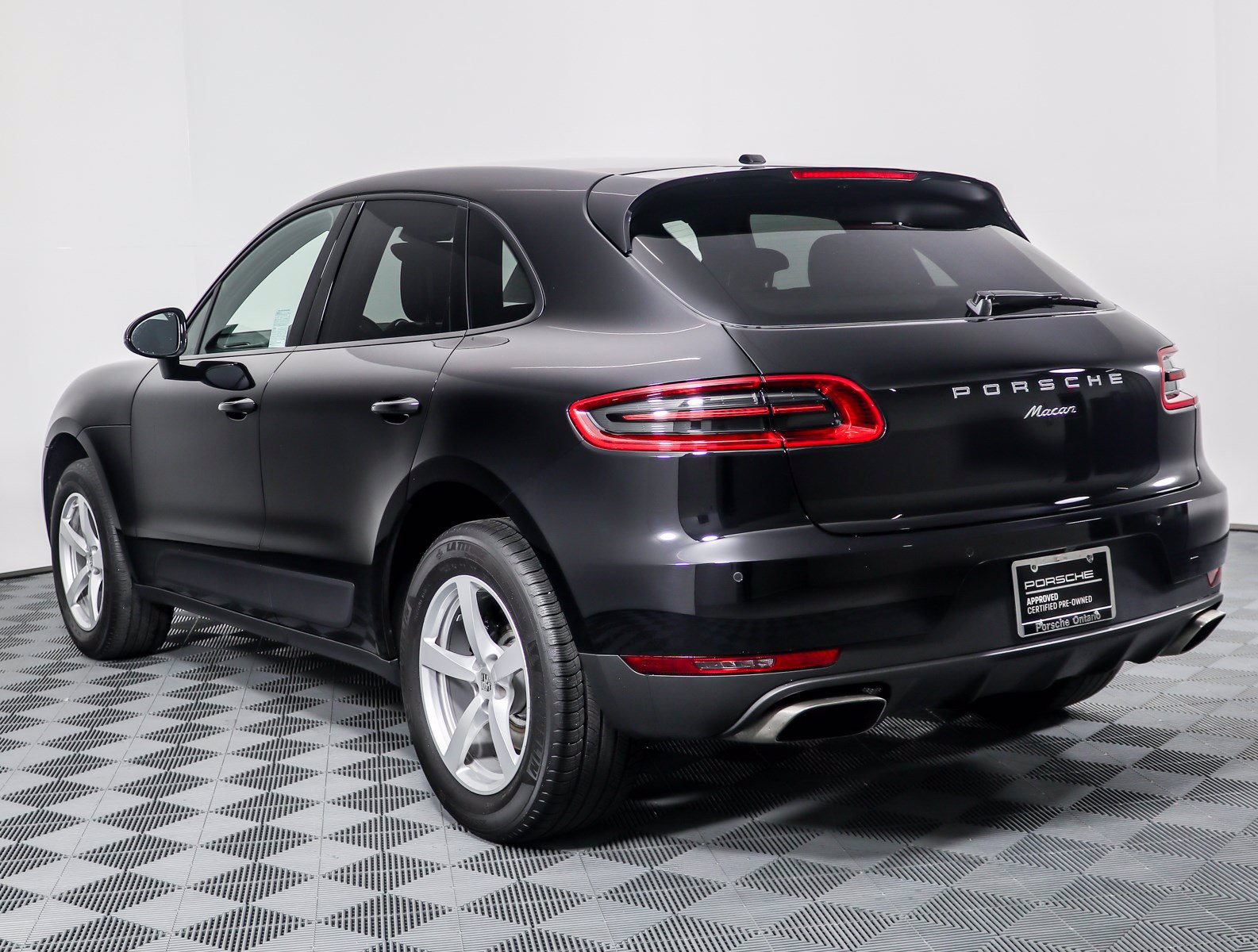 Certified Pre-Owned 2018 Porsche Macan SUV in Ontario #10050UX ...