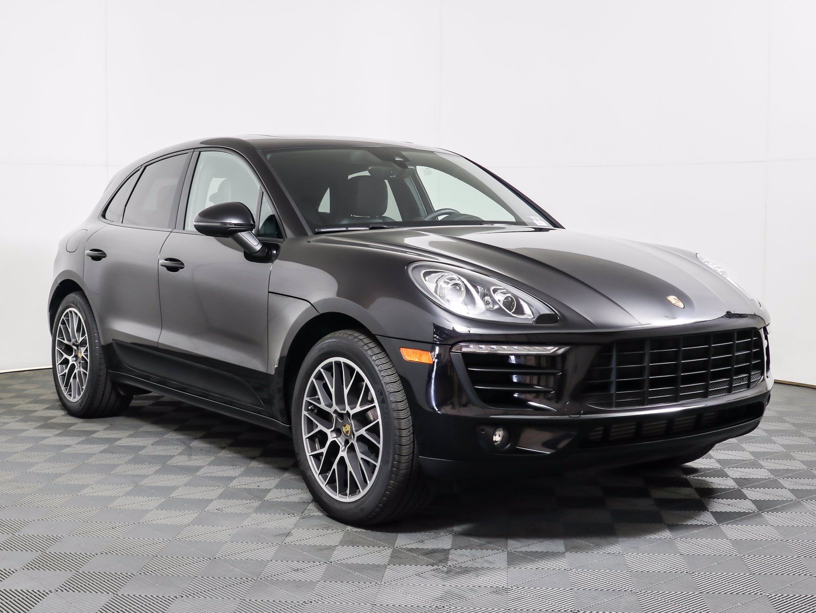 Certified PreOwned 2018 Porsche Macan Sport Edition SUV